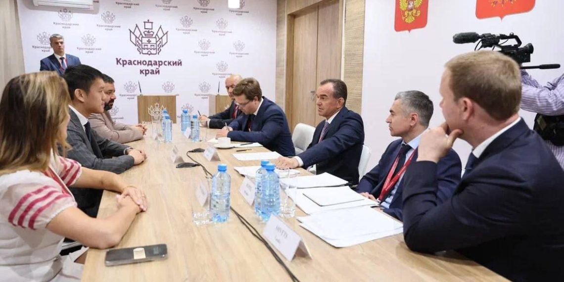 Губернатор Кондратьев провел встречу с известным кинорежиссером Кустурицей