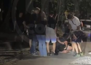 В Сочи женщина разогнала толпу драчунов во дворе