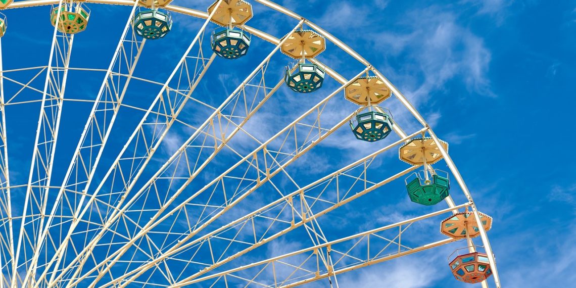 Замглавы администрации Сочи Бурлев пригласил жителей на бесплатные аттракционы