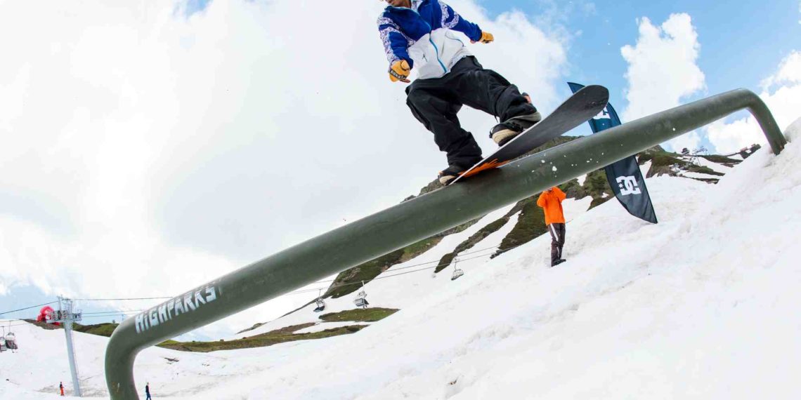На Курорте Красная Поляна начался сезон бонусного катания на лыжах и сноубордах