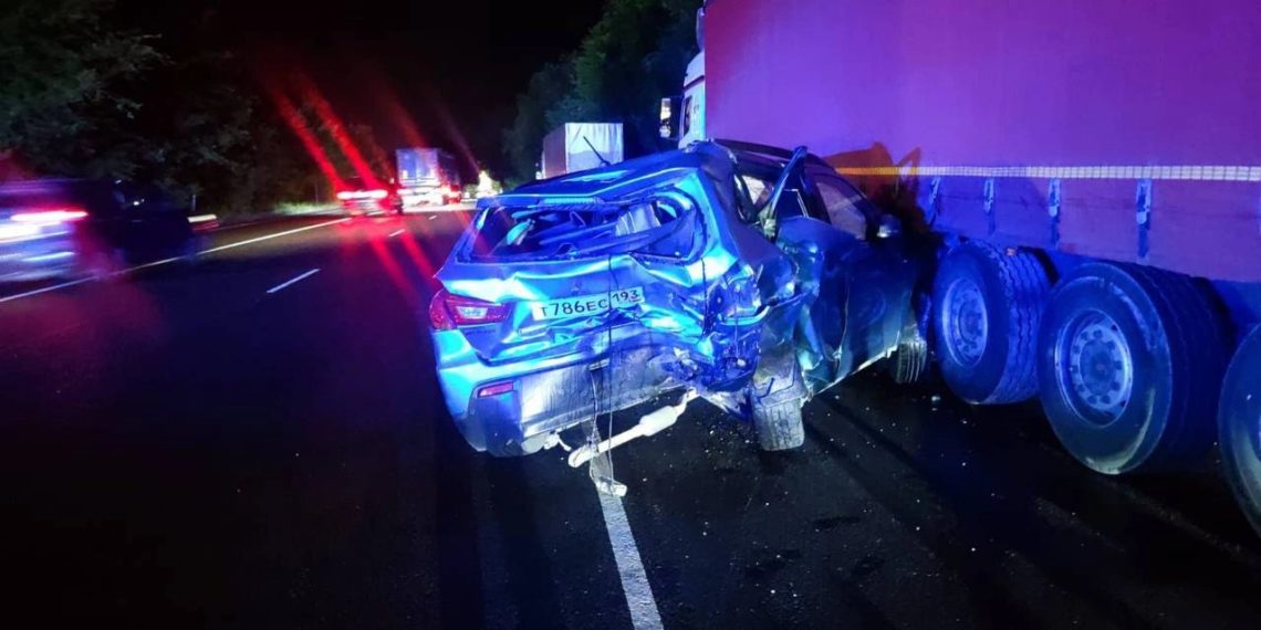 В массовом ДТП на трассе Джубга — Сочи пострадали четыре человека