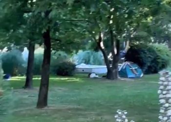 В Сочи люди предпочитают жить в палатках из-за высоких цен на отели