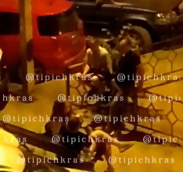 В Музыкальном районе Краснодара местные маргиналы устроили вечеринку на улице