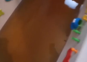 «Шоколадная» вода полгода течет из кранов у жителей Приморско-Ахтарска