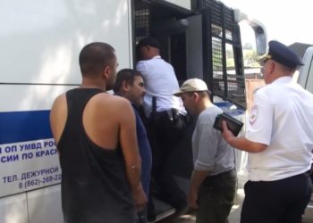 В Сочи 65 мигрантов доставили в отдел полиции