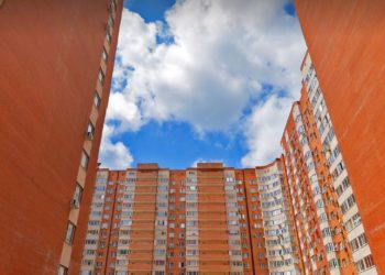 В Краснодаре неизвестные стреляли по окнам