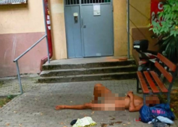 В Сочи голому отдыхающему потребовалась помощь проктолога