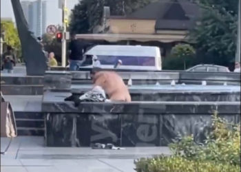 В центре Краснодара голый неадекват залез в фонтан и осквернил память Святой Екатерины