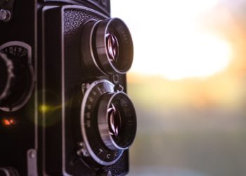 В Геленджике полиция задержала мигранта, появившегося без штанов в видео школьницы