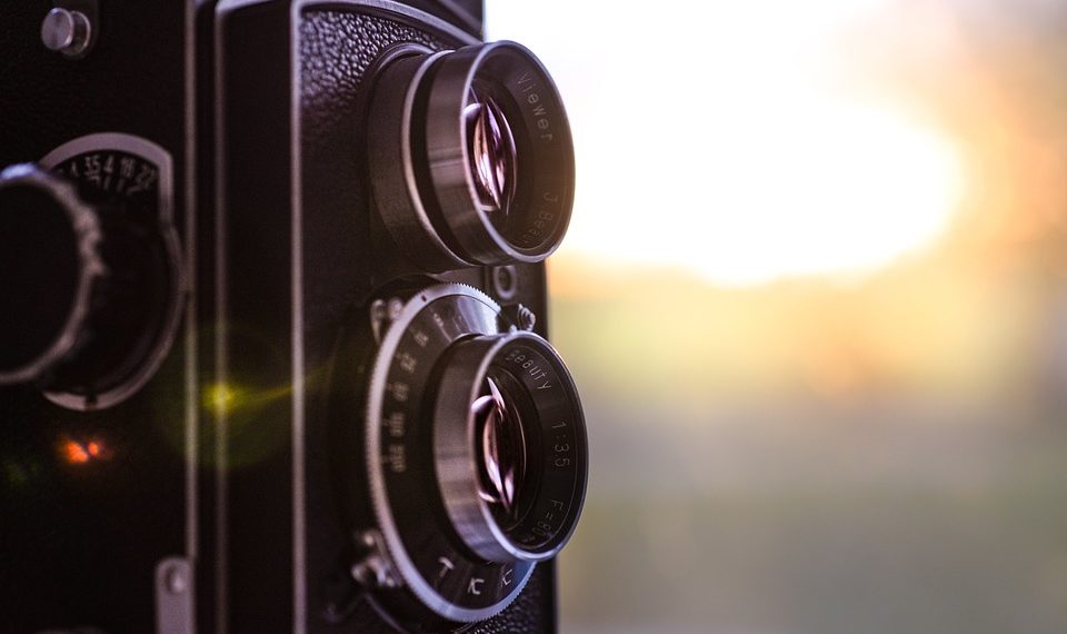 В Геленджике полиция задержала мигранта, появившегося без штанов в видео школьницы