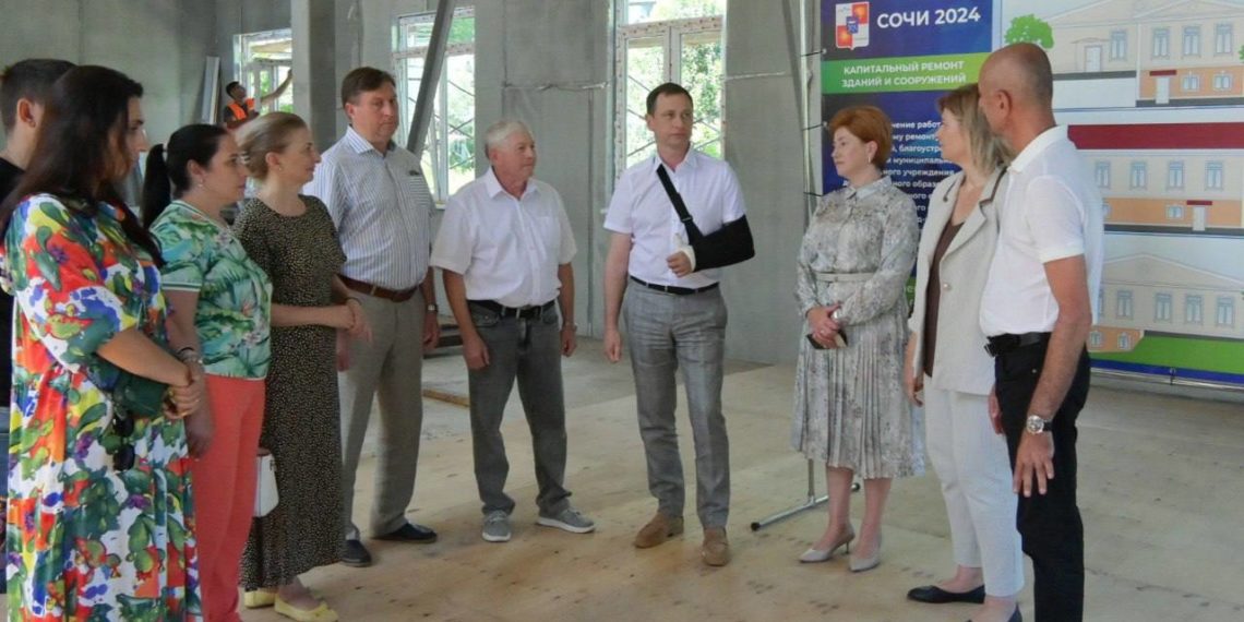 Прошунин объяснил появление повязки на своей руке