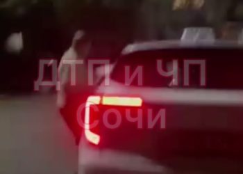 В Сочи таксист обозвал пассажирку животным и вышвырнул из машины