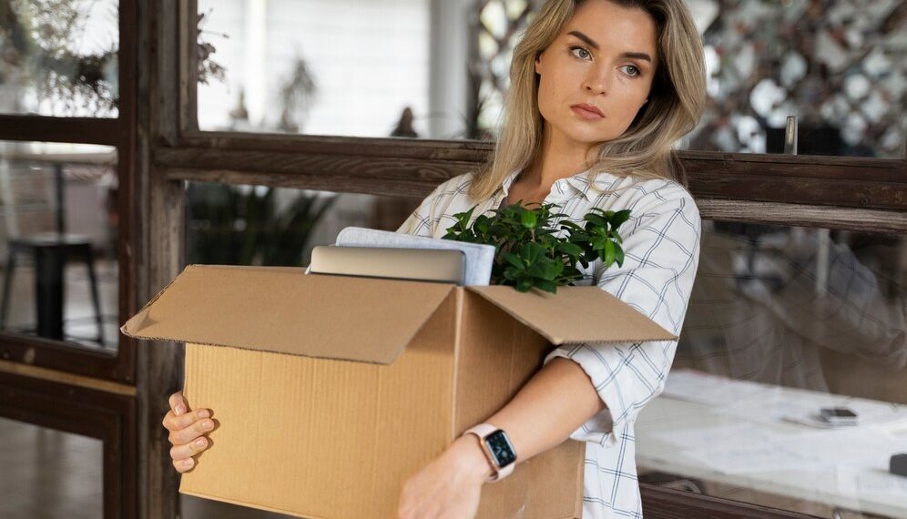 Пресс-секретаря управления спорта Севастополя уволили после отдыха в Париже