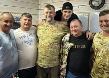 В Анапе сотрудники заповедника “Утриш” спасли 11 туристов-сапбордистов и собаку