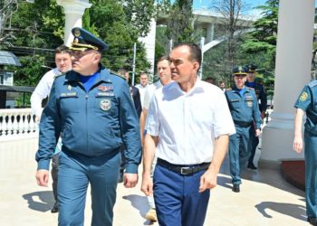 Губернатор Кубани Кондратьев и глава МЧС России Куренков посетили Сочи