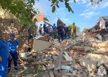 После взрыва газа в Апшеронске из-под завалов вытащили одного человека