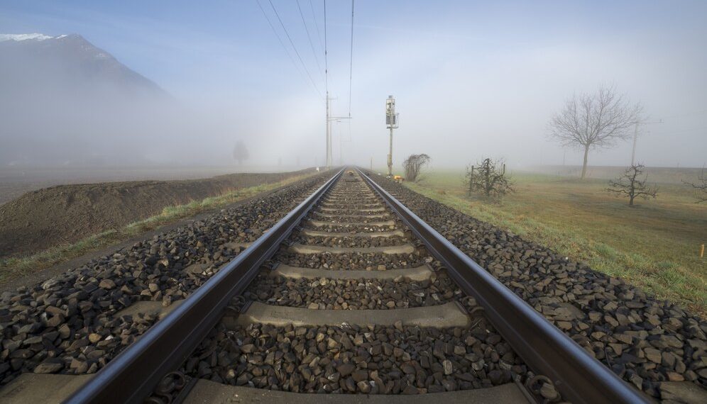 Остался без рук и без ног: петербуржец попал под поезд в Белореченске на Кубани