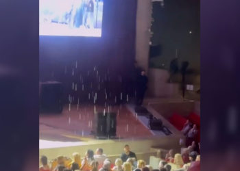 Ливешь устроил фанаткам Стаса Михайлова ледяной душ на концерте