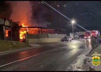 В Сочи мужчина пытался отомстить знакомому, но случайно сжег чужое кафе