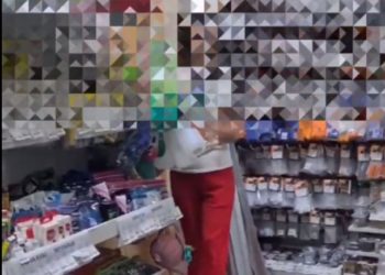 В Краснодаре клиентов закрыли в магазине после попытки вернуть товар