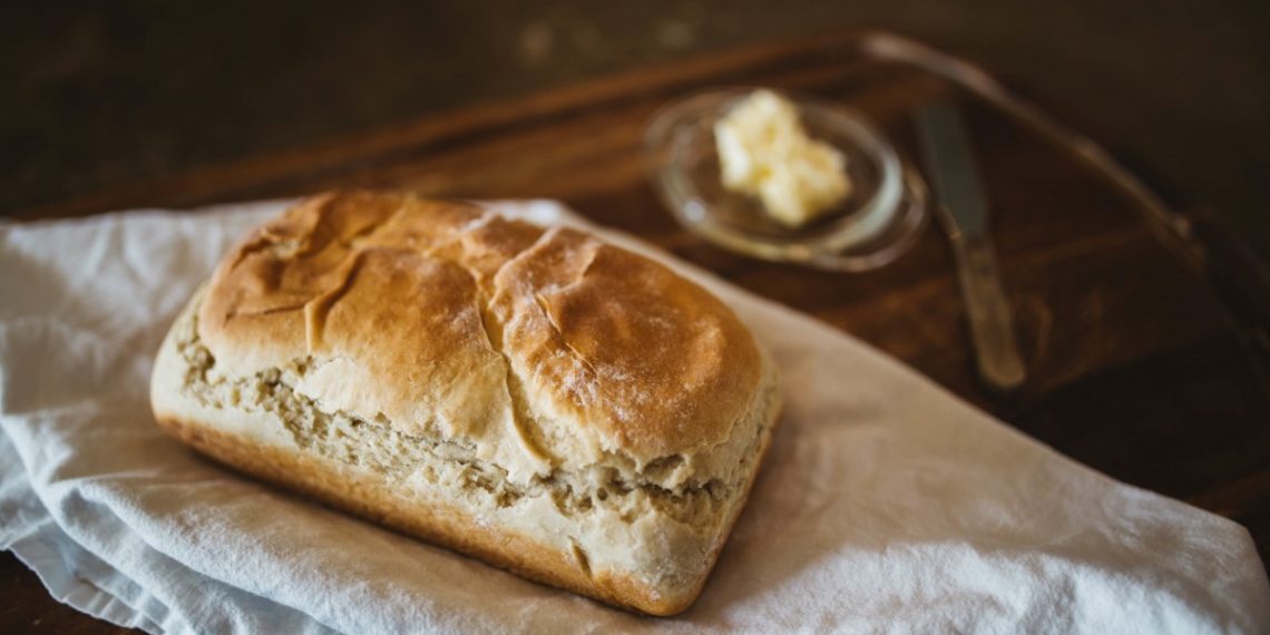 В Сочи мужчине продали булочку с опарышами