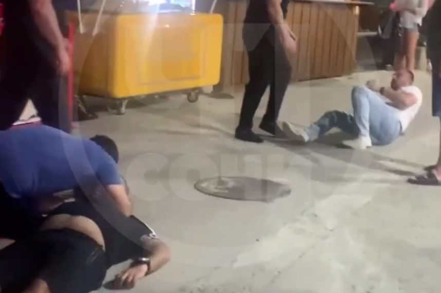 Полиция проводит проверку по факту массовой драки отдыхающих и охранников в Сочи