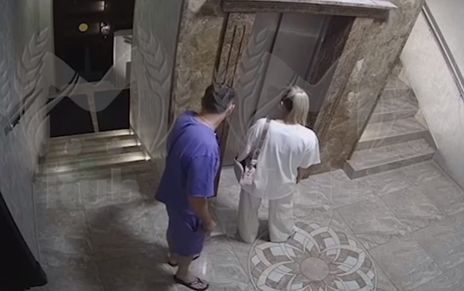 В сочинском отеле мужчина избил жену из-за недовольного лица