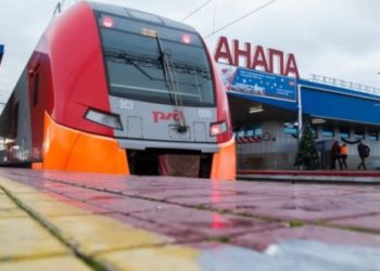 Нехватку билетов на поезда к Черноморским курортам объяснили в РЖД