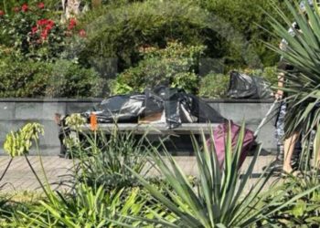 Печень вышла через рот: в Сочи мужчина умер от тяжелого заболевания на лавочке