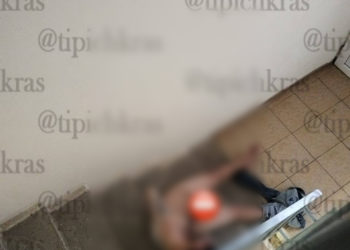 В Краснодаре голый мужчина с наколками приземлился в подъезде многоэтажки