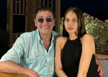 В Сочи 62-летнего Лепса взбесил вопрос о возможной свадьбе с его 18-летней музой