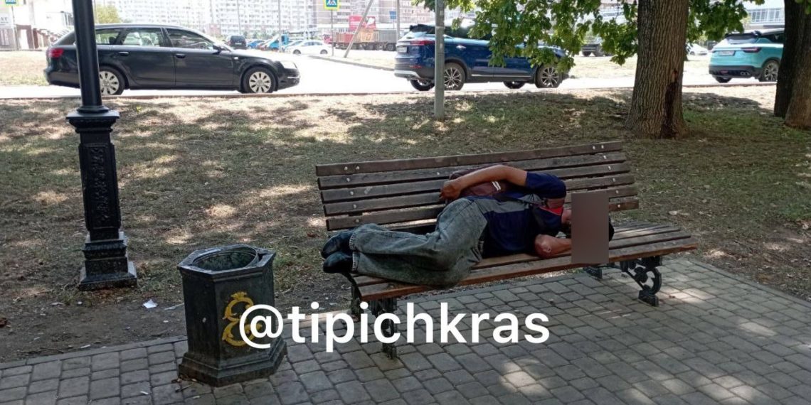 Жители Восточного района на Кубани обеспокоены грязью и антисанитарией на Бульваре Разведчиков»