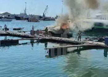 Стали известны подробности пожара на яхте в морскому порту Сочи