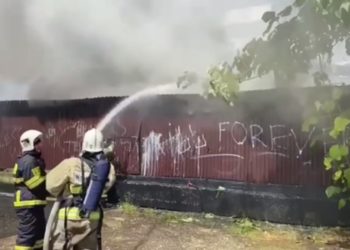 В Туапсе потушили пожар на рынке