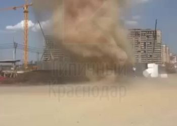 В Краснодаре после смерча образовалось «свечение» в небе