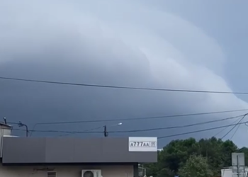 Грозовой фронт надвигается на Сочи