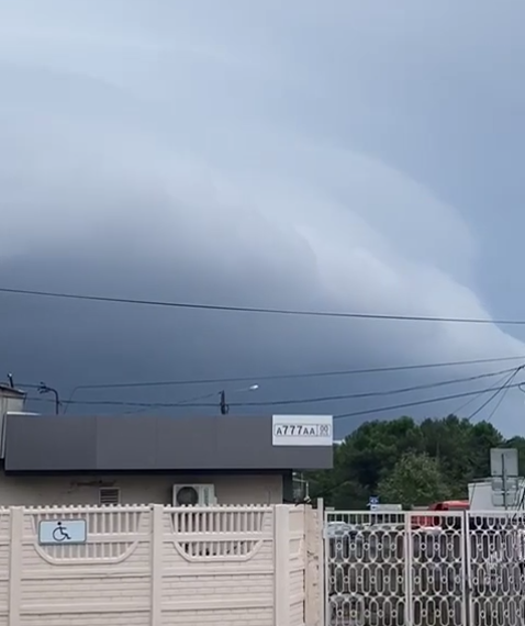 Грозовой фронт надвигается на Сочи