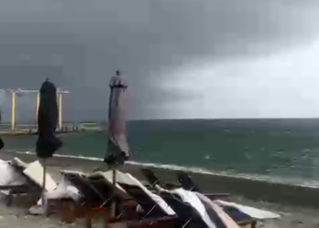 49-летняя Яна Рудковская поделилась видео пляжа в Сочи после смерча