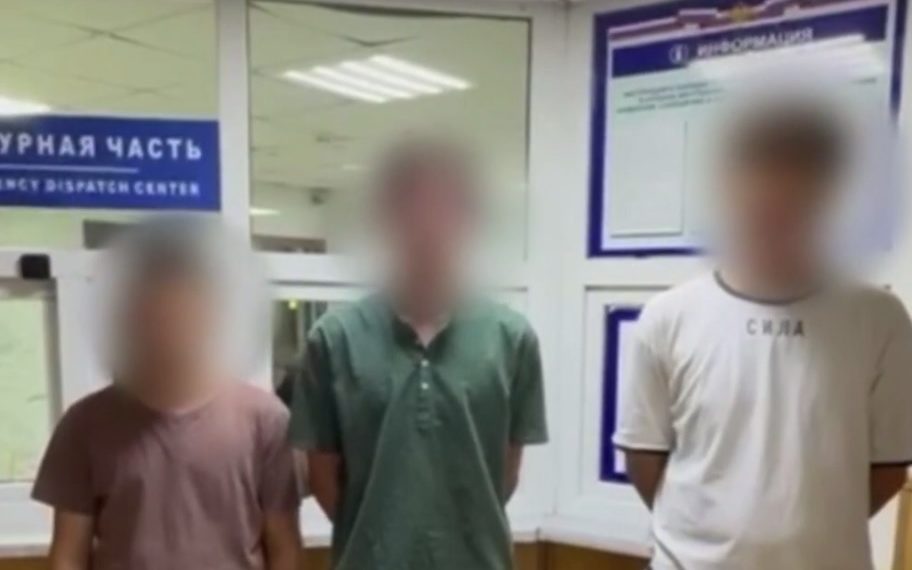 В Сочи задержали 22-летнего парня, разбившего стекло автобуса