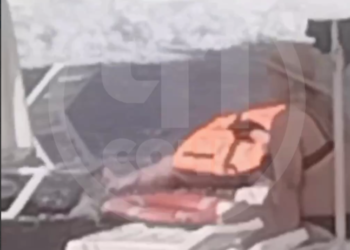 На пляже в Сочи среди белого дня отдыхающие случайно обнаружили труп мужчины