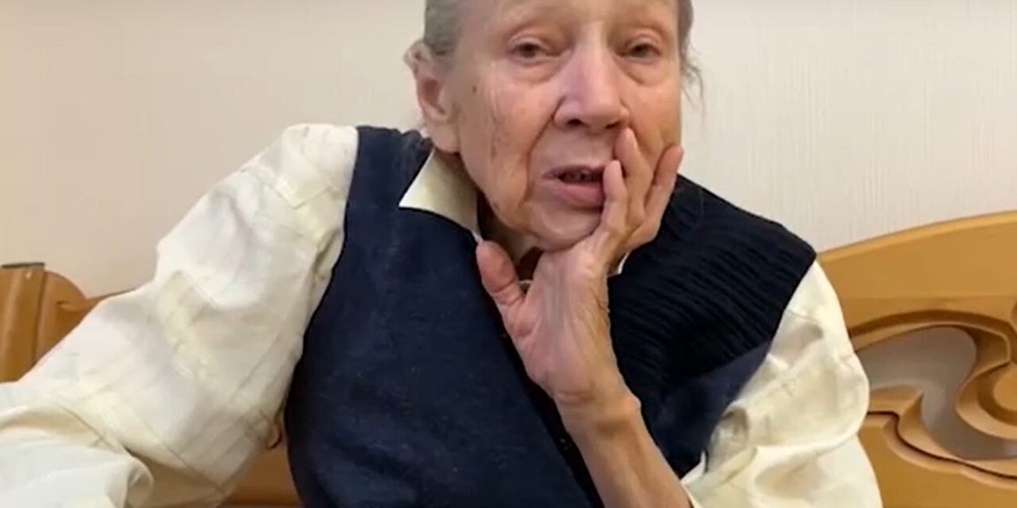 Собравшая в Краснодаре миллионы просмотров художница открыла выставку