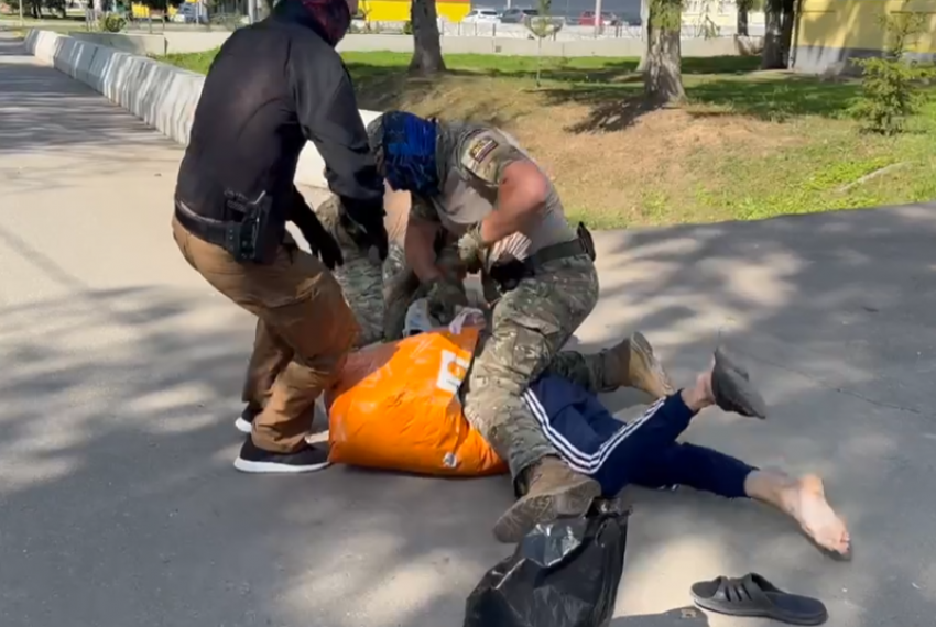 В Адлере задержали террориста, планировавшего взрывы на ЖД путях