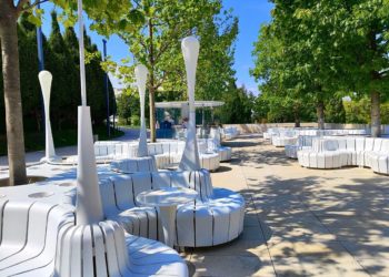 В Сеть попали фото бара под открытым небом в парке Галицкого в Краснодаре