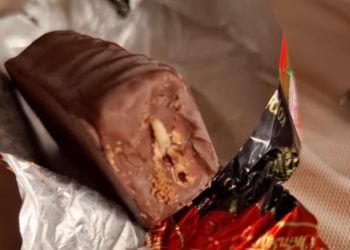 В сочинском магазине продавали конфеты с червями