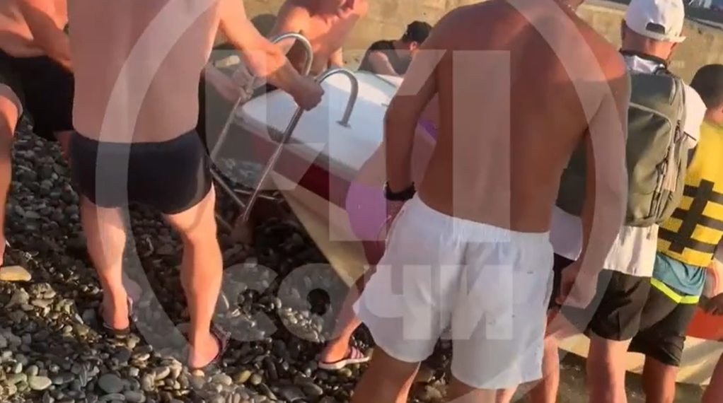 Стала известна судьба девочки, которой катер в Сочи месяц назад вспорол живот