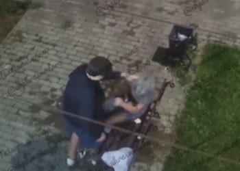 В Краснодаре мужчина избил женщину возле круглосуточного магазина