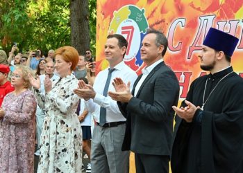 Прошунин: в сочинские школы пошли 80 тысяч учеников 2 сентября