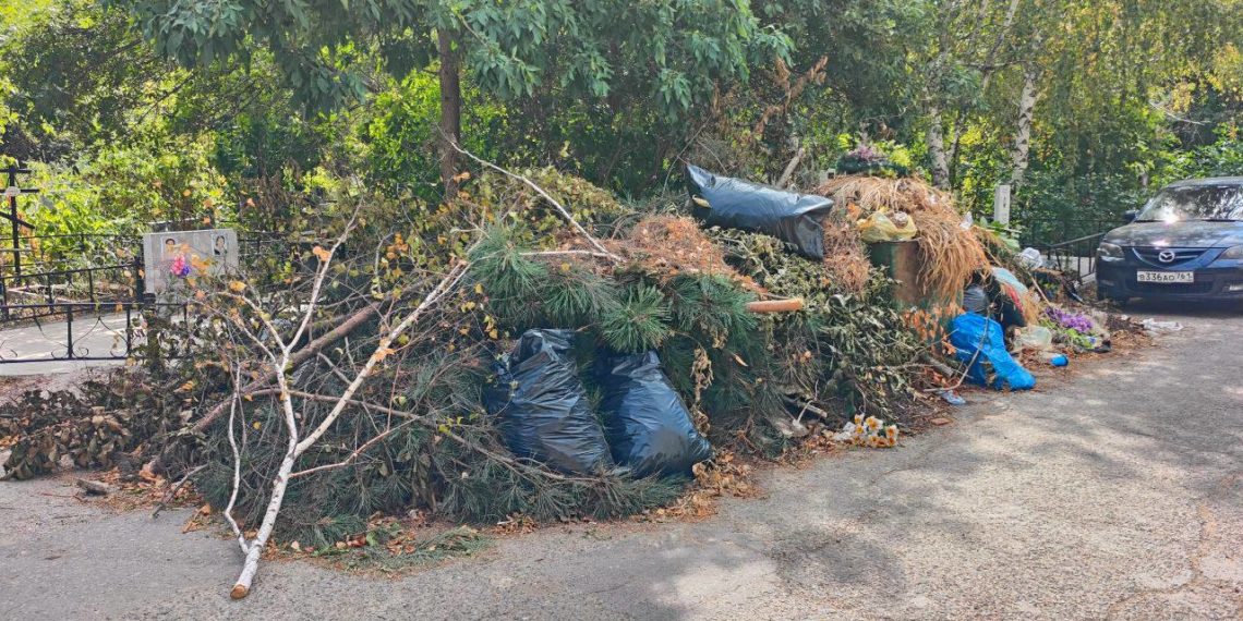 Жителей Краснодара повергло в шок состояние Славянского кладбища