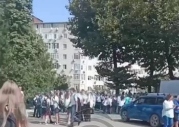 В школе в Анапе распылили баллончик: пострадал ребенок