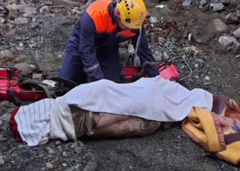 В Сочи мужчина упал с четырехметровой стены и чуть не захлебнулся